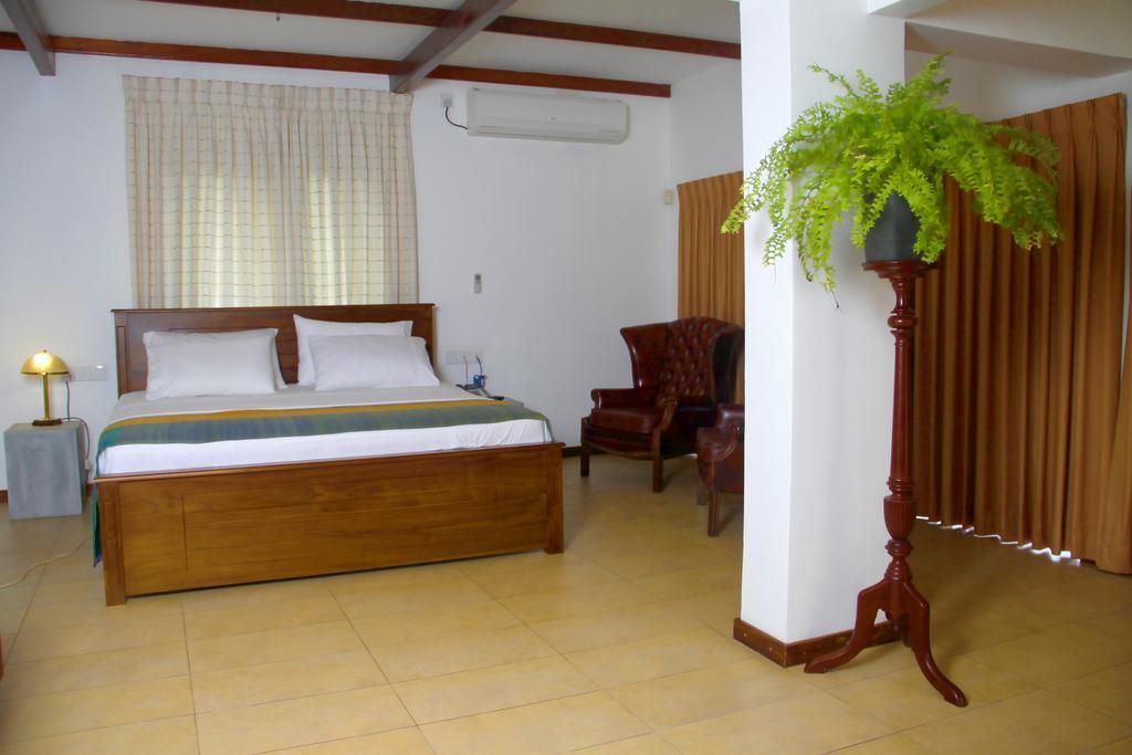 Lodge 19 Negombo Esterno foto