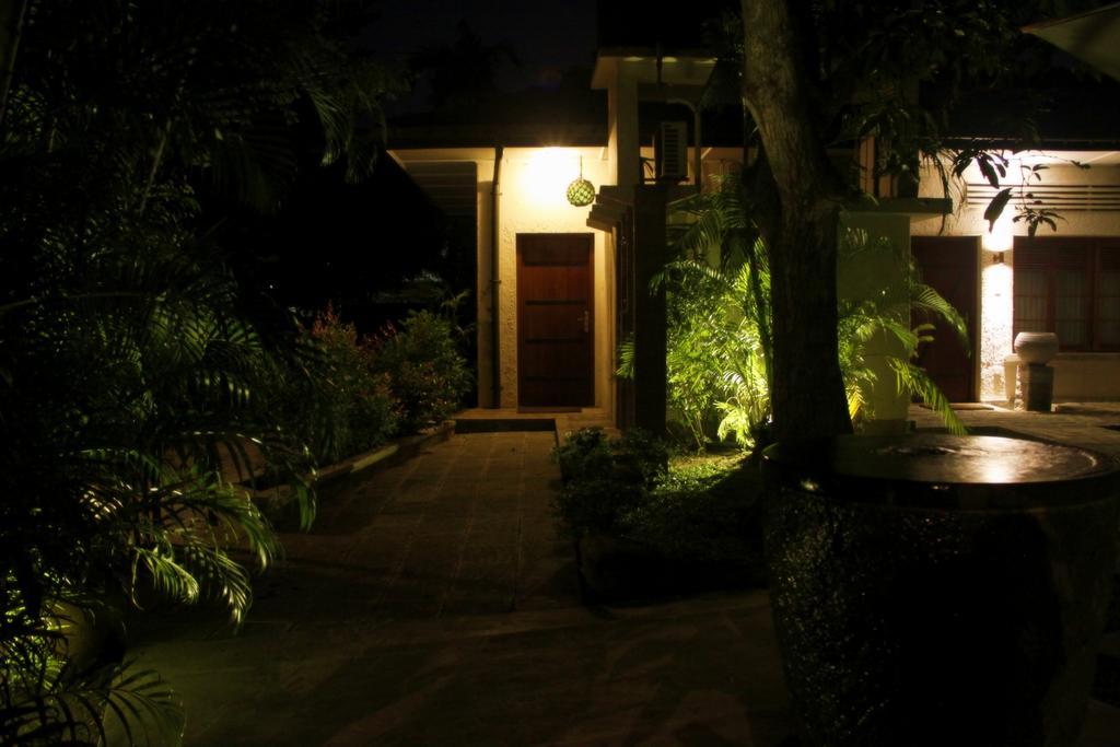 Lodge 19 Negombo Esterno foto